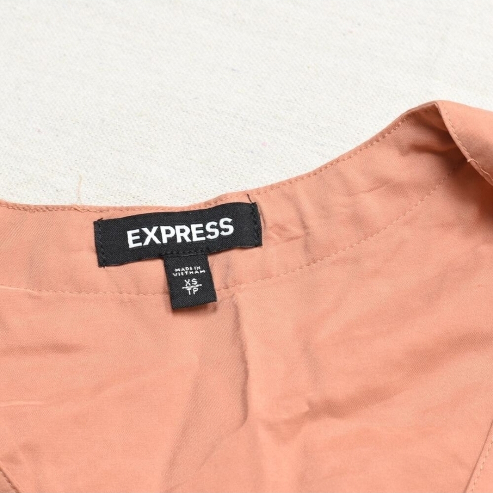 Coral Size Up Women's Top - Picture 5 of 5